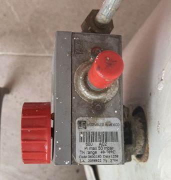 Especialista en reparación o mantenimiento de calentadores de agua