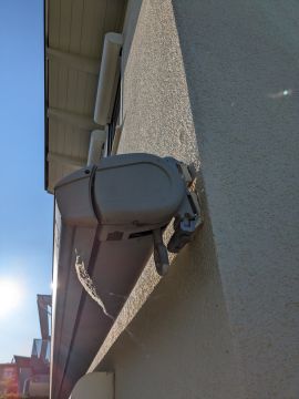 Awning Installer