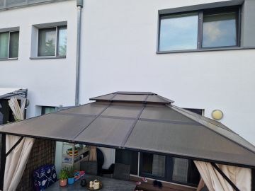 Pavillon reparieren oder pflegen