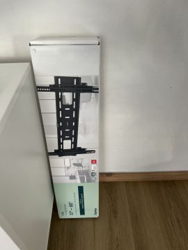 Techniker für Fernseher Wandmontage