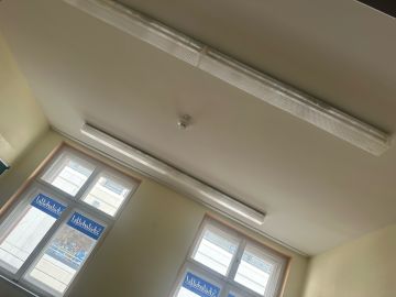 Lamp Installer