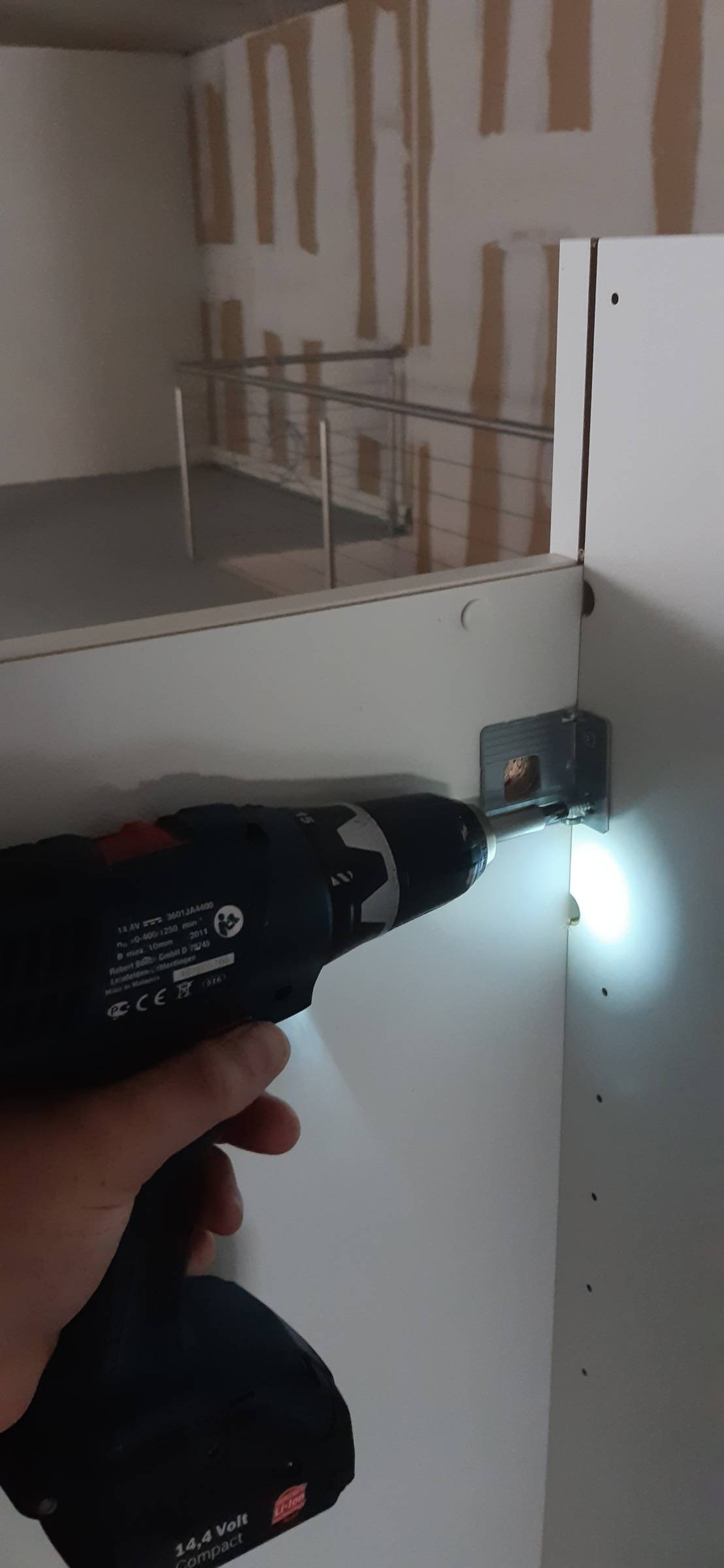 Tischler Nick - Innsbruck - Reparatur des Garagentors