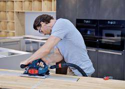 Marcin Kurpierz - Linz-Land - Bed Frame Assembly