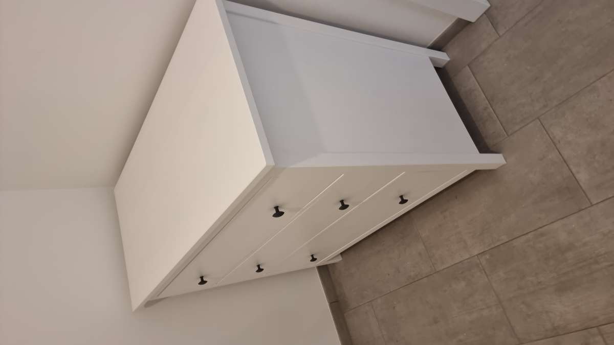 Marcin Kurpierz - Linz-Land - Custom Cabinet Making