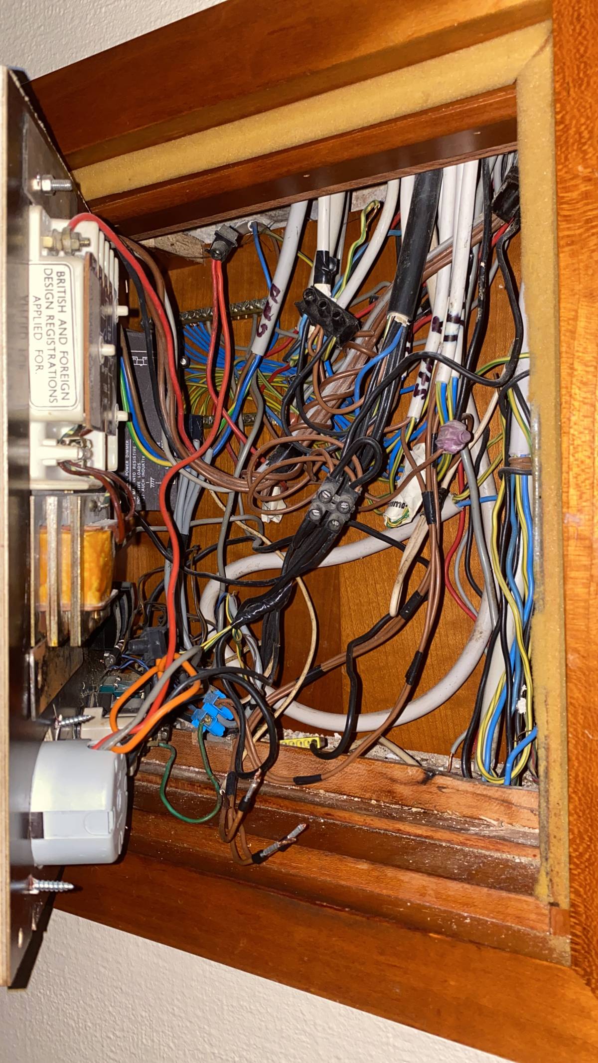 Ariun - Wels-Land - Caulking