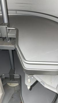 Handwerker für Möbelreparatur