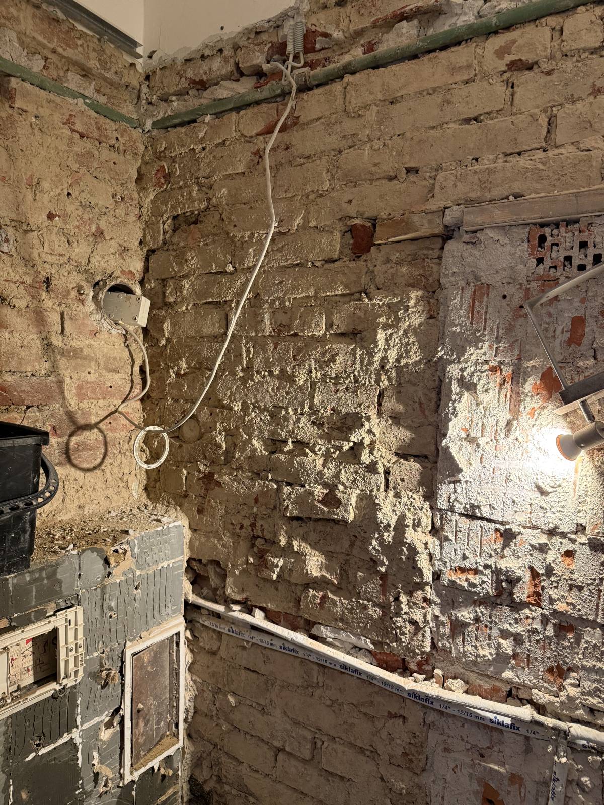 BAUKÖNIG - Wien - Glasbausteine anbringen