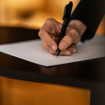 White Lion Resolve - Wiener Neustadt-Land - Rechtsanwalt für Immobilienrecht