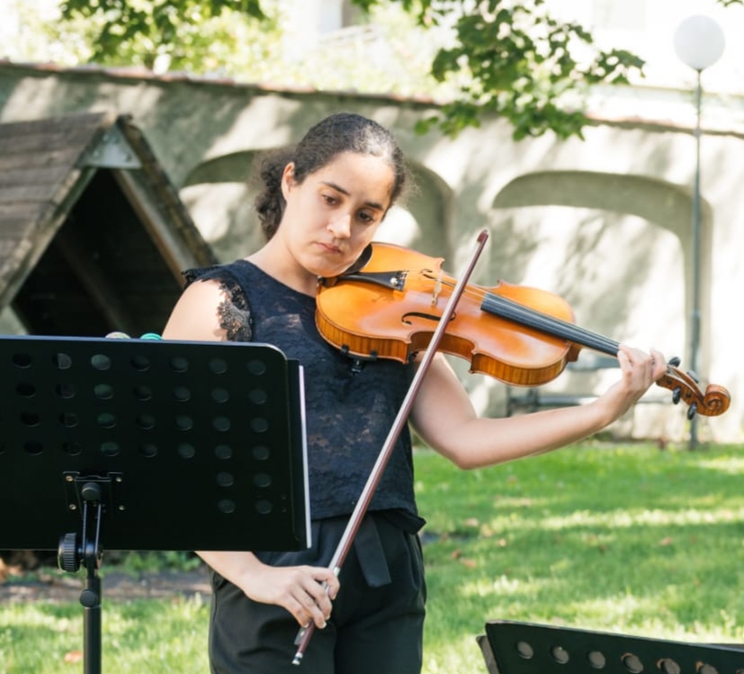 Nuria Benrahou Romero - Innsbruck - Mundharmonika-Unterricht