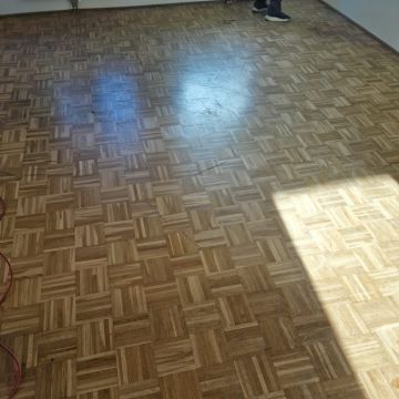 Dragan Baron BM parkettboden e.U. - Wien - Floating Flooring Installation