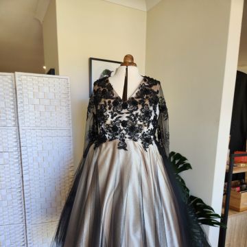 The Crafty Seamstress - Karratha - Clases de costura