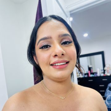 KalibyMeg-Makeupandbeauty - Waterloo - Peluquería para eventos