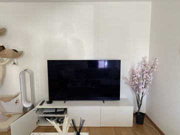 Techniker für Fernseher Wandmontage