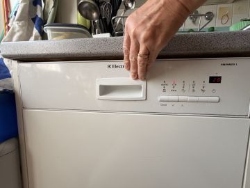 Geschirrspüler reparieren oder warten