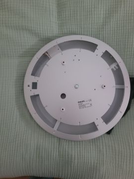 Handwerker für Lampeninstallation - Technischer Service
