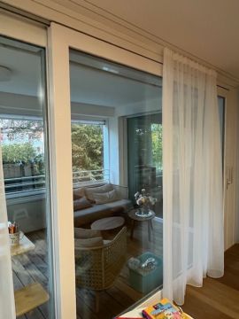 Handwerker für Türreparaturen