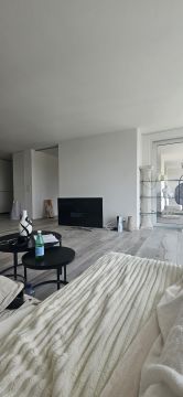 Techniker für Fernseher Wandmontage