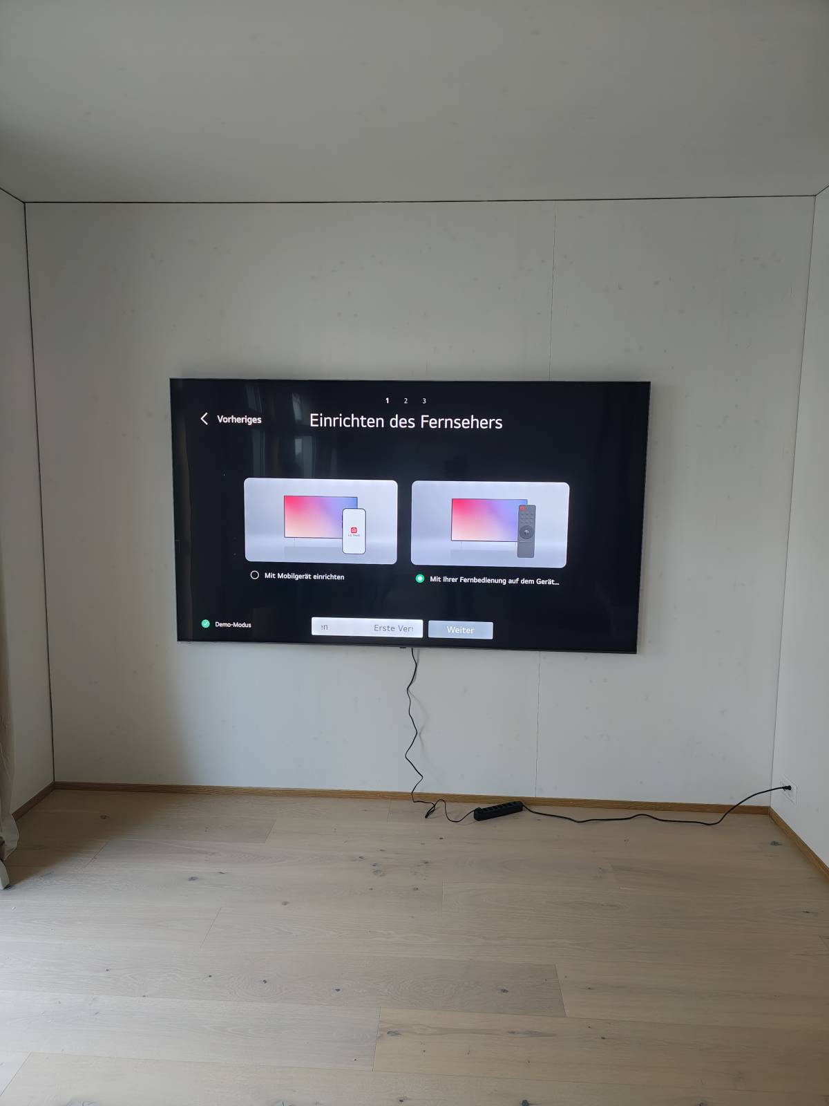 Techniker für Fernseher Wandmontage