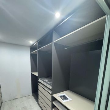 Monsalve Services - Zürich - Montaje de escritorios