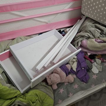 Montagem de Mobília - Bricolage e Mobiliário
