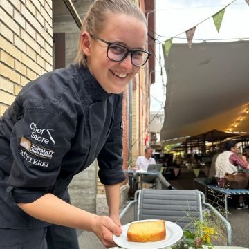 Alexandra Lienhardt - Büsingen am Hochrhein (DE) - Servicepersonal