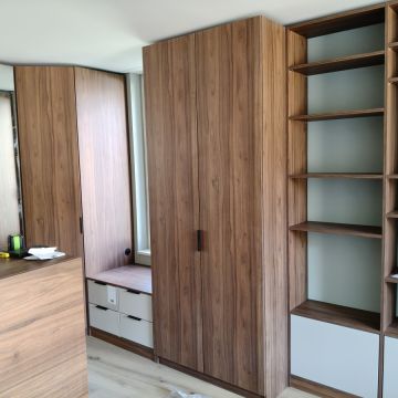 Junyao - Zürich - Staubsauger reparieren