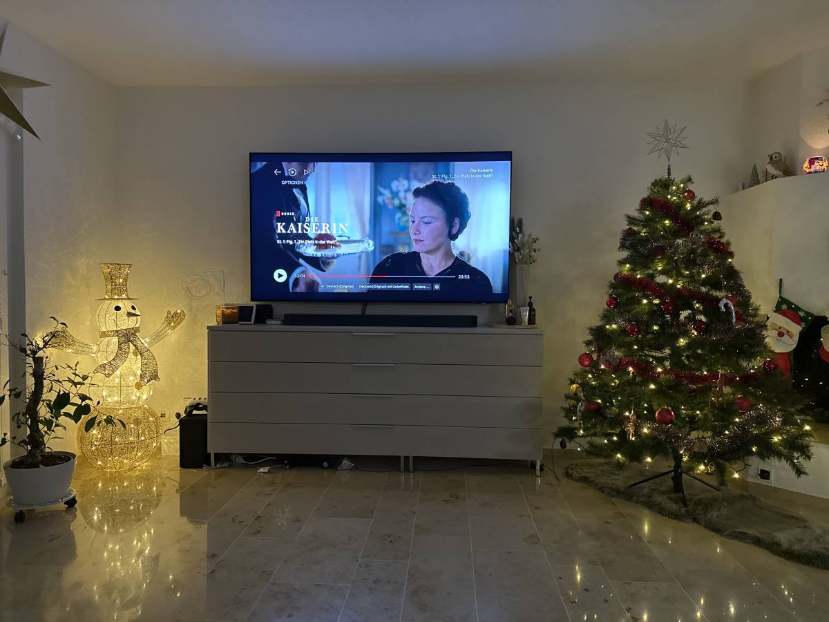 Techniker für Fernseher Wandmontage