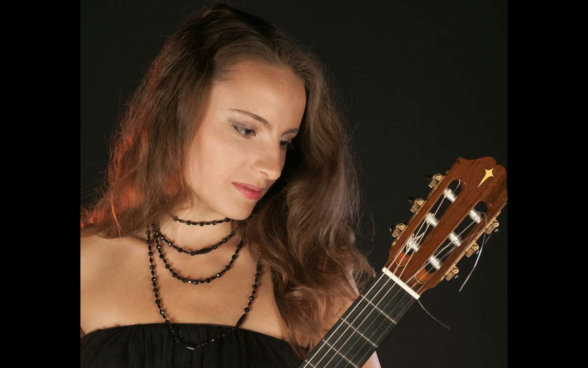 Dominika - Zürich - Gitarrenunterricht
