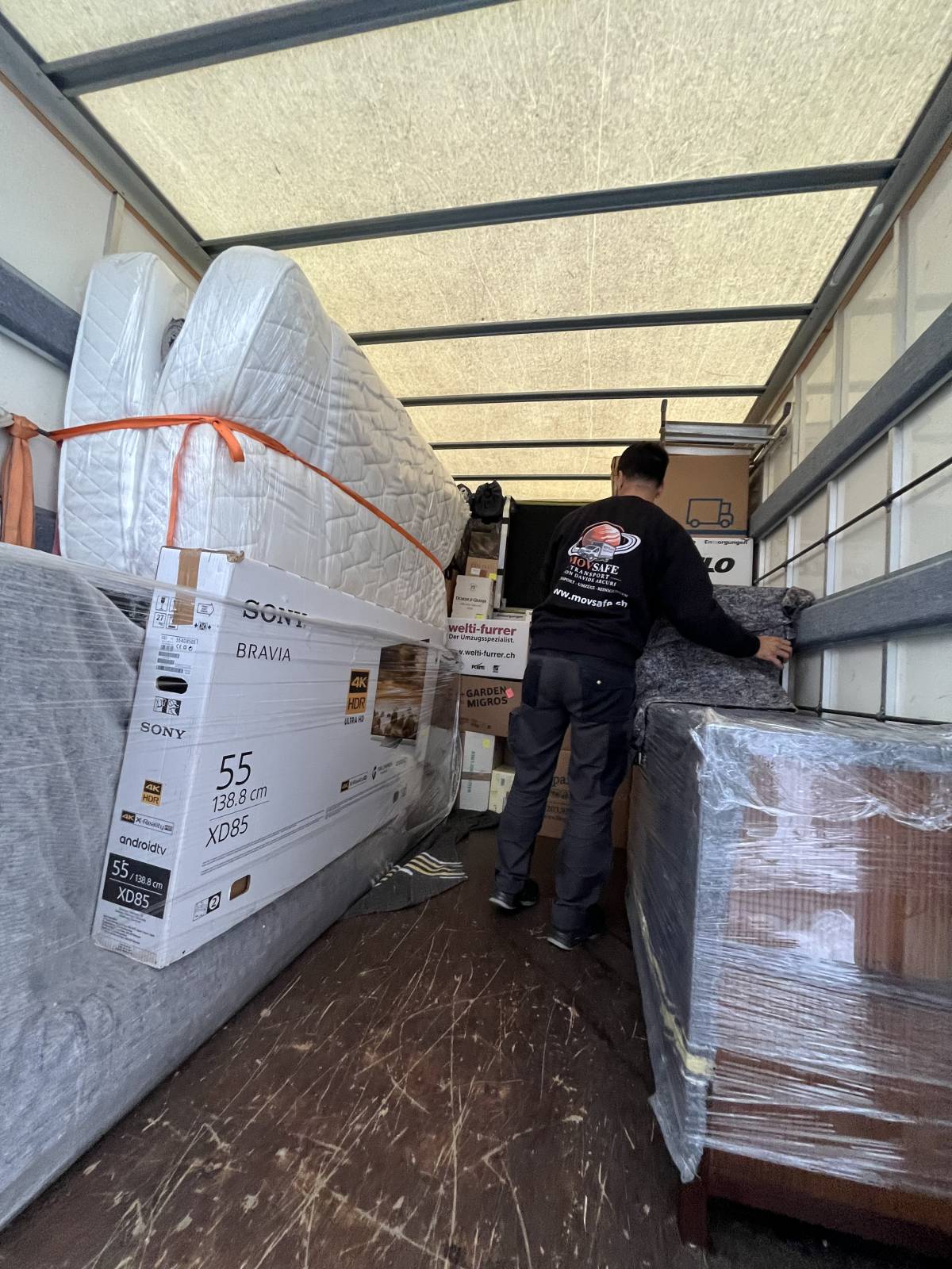 MovSafe Transport von Davide Arcuri - Spreitenbach - Küchenarbeitsplatte montieren