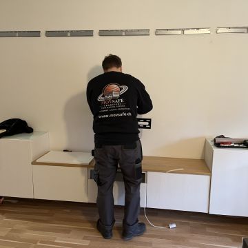 MovSafe Transport von Davide Arcuri - Spreitenbach - Kinderbett montieren
