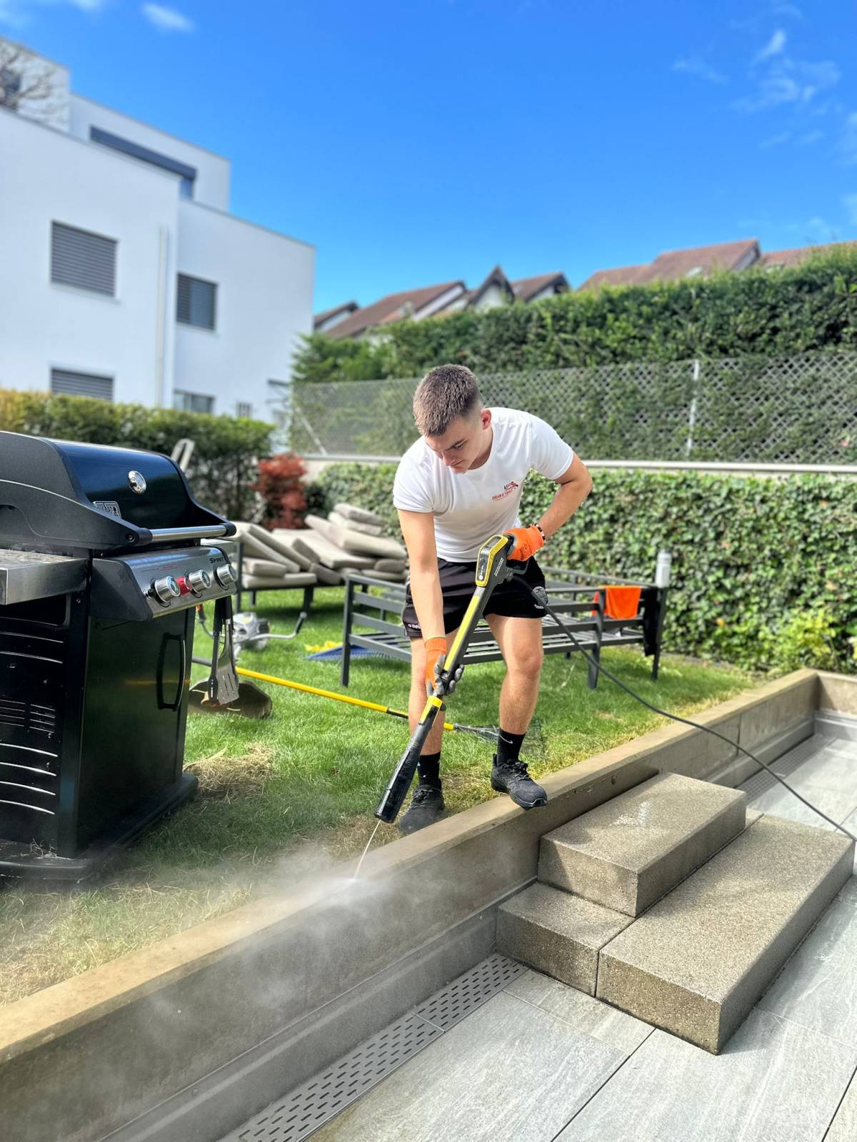 Brian O'Toole Home Removals and Handyman Services - Basel - Spielgeräte aufbauen