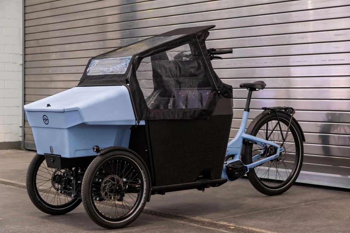 Hartmann SmartCargo - Rothenburg - Whirlpool und SPA-Bereich Aufbau