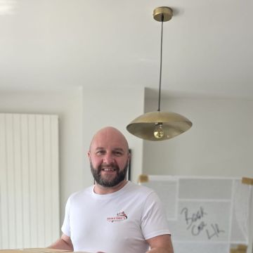 Brian O'Toole Home Removals and Handyman Services - Basel - Schränke umbauen