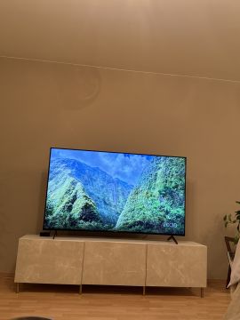 Techniker für Fernseher Wandmontage