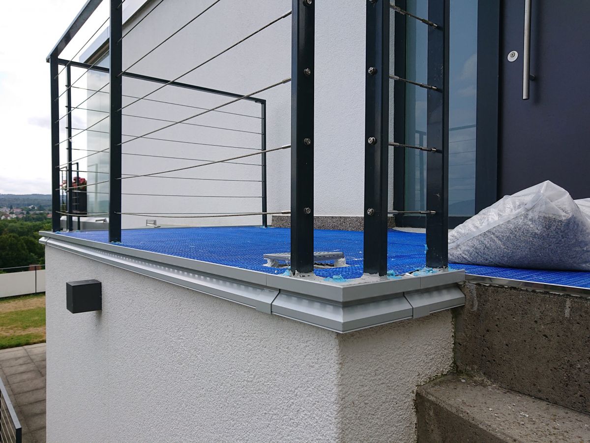 Swisssteinteppiche - Triengen - Fensterreinigung