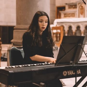 Karla Moya Casto - Santiago - Cantores