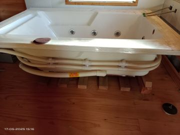 Piscinas, jacuzzis y spas
