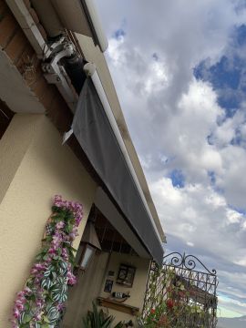 Awning Repairman
