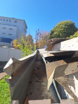 Limpiador para mantenimiento y limpieza de canaletas - Hogar