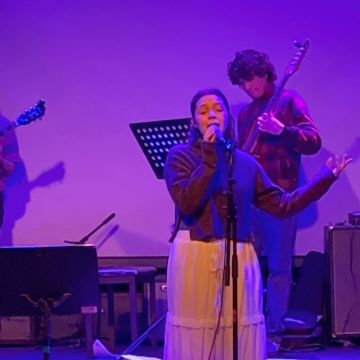 Karla Moya Casto - Santiago - Animação com Cantores