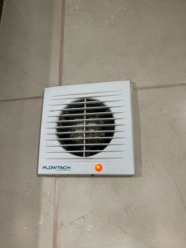 Electricista para instalación o reemplazo del ventilador del baño