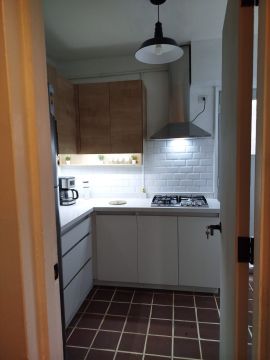 Tile Repair Specialist