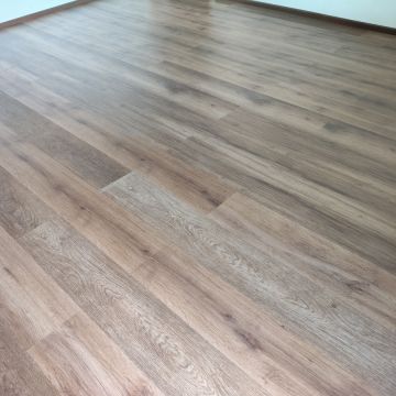 José Monsalve - Valdivia - Instalación de lámparas