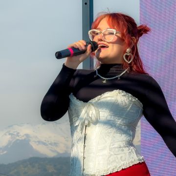 Martina Gonzalez - Santiago - Cantantes