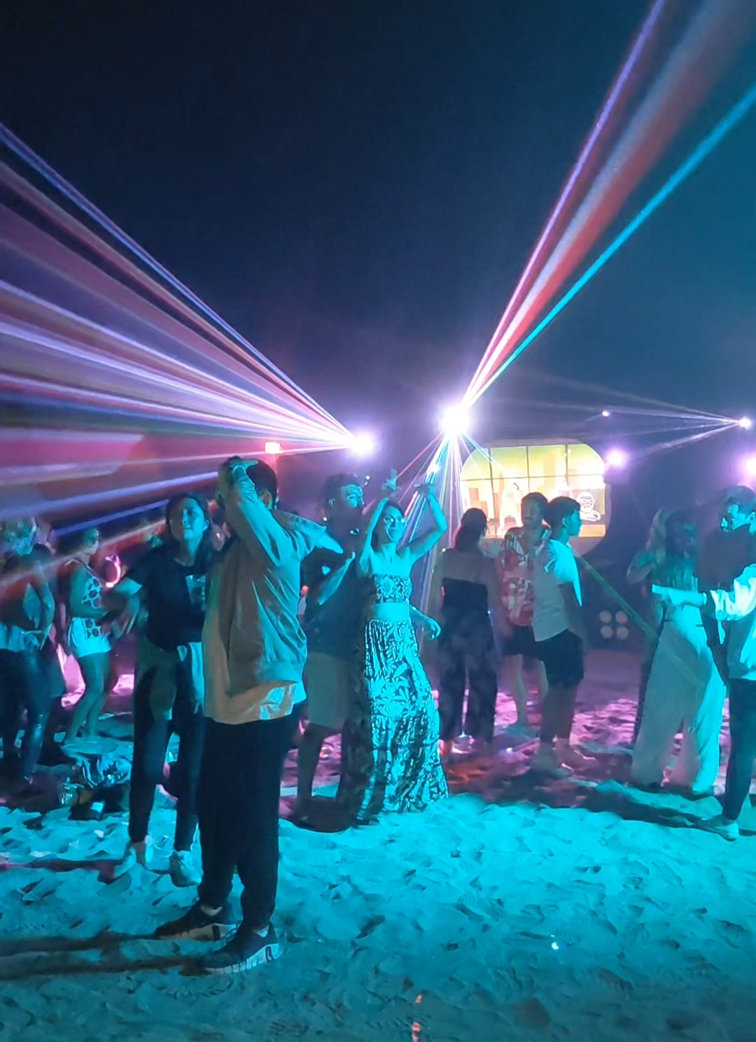 ONIXX PRODUCCIONES EIRL - Antofagasta - DJ para fiesta Quinceañera