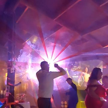 ONIXX PRODUCCIONES EIRL - Antofagasta - Alquiler de equipos de iluminación para eventos