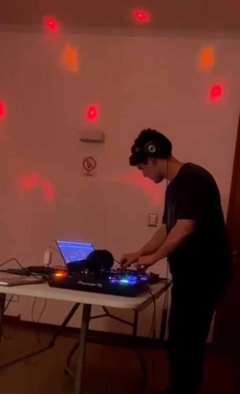 Benjamin Duran - Santiago - Quinceanera DJ