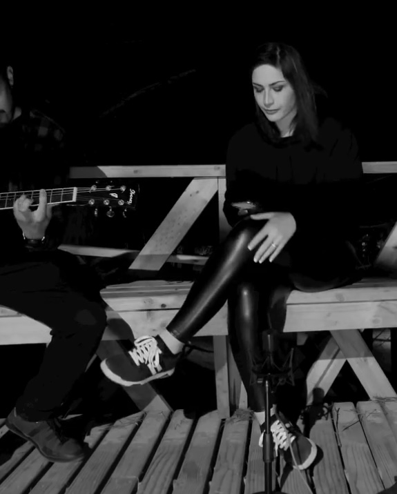 Helley - Santiago - Cantantes