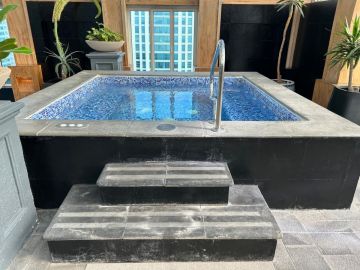 Piscinas, jacuzzis y spas