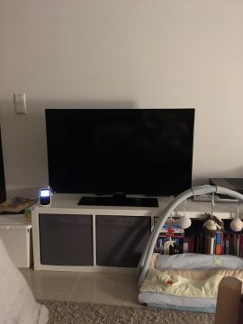 Techniker für Fernseher Wandmontage
